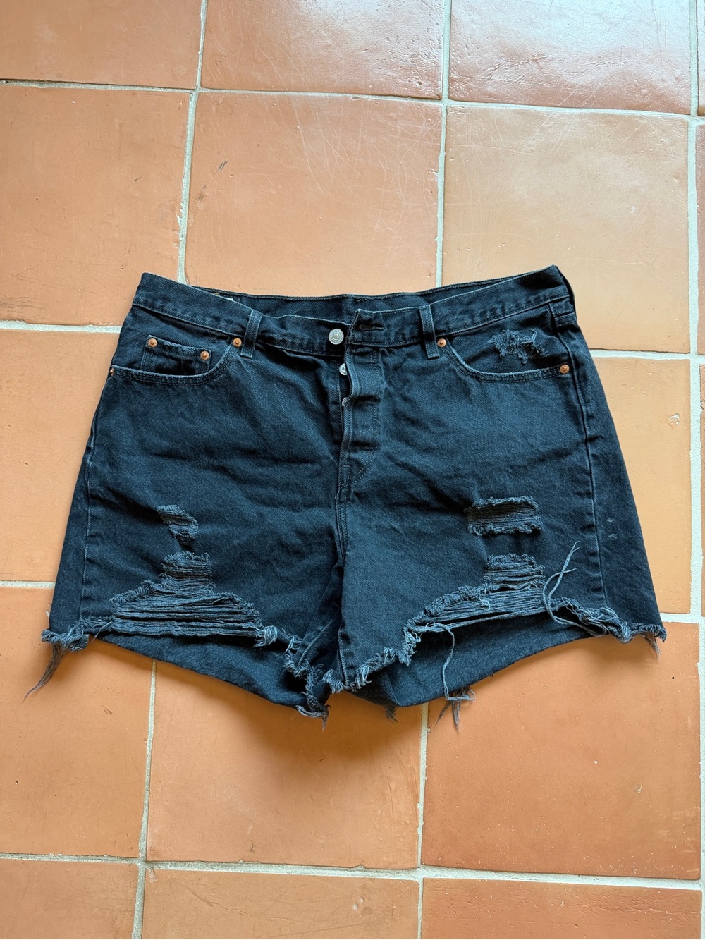 Levi’s 501 Curve Black Distressed Denim Shorts Size 16W 4” Inseam